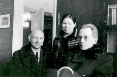 In Tartu on March 21, 1944, before Viljandi ride Herman Evert, Anna Pirnimäe, Friedebert in Tugla  duplicate photo