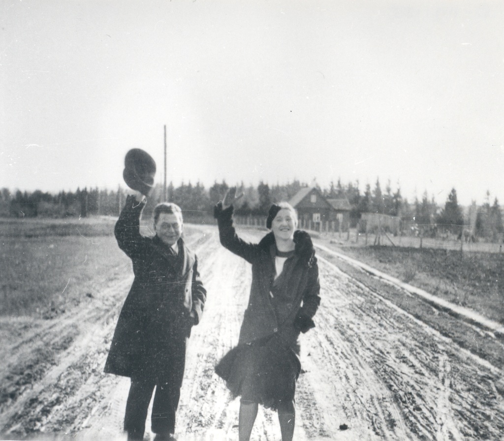 Elo and Friedebert in Tugla leave their travel partners in Tartu on October 16. 1931?