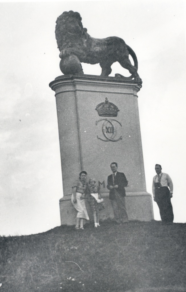 E. Tuglas, e. Eesorg, f. Tuglas, p. Kurvits Narvas, July 1937