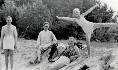 P. Kurvits, f. Tuglas, e. Tuglas, e. Eesorg Narva-Jõesuusu, July 1937  duplicate photo