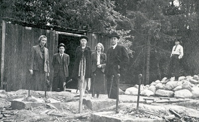 E. Tuglas, p. Kurvits, e. Eesorg, s. Oinas-Kurvits, f. Tuglas Munamäel, June 1938  duplicate photo