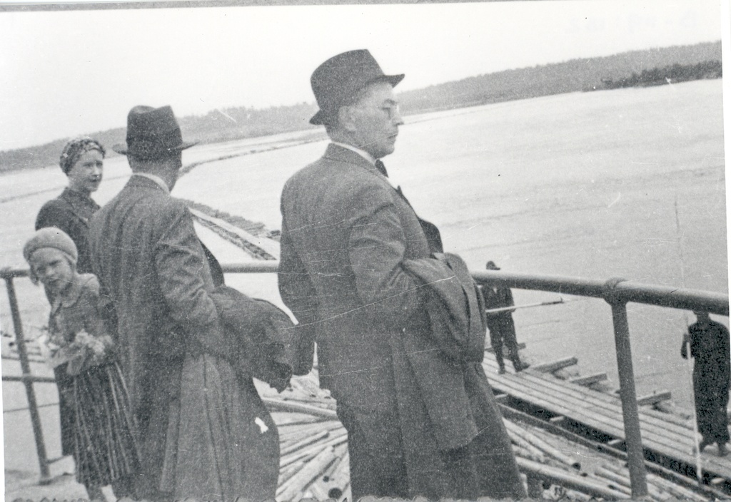 E. Tuglas, e. Eesorg, p. Kurvits, f. Tuglas Punkaharju, Finland, June 1938