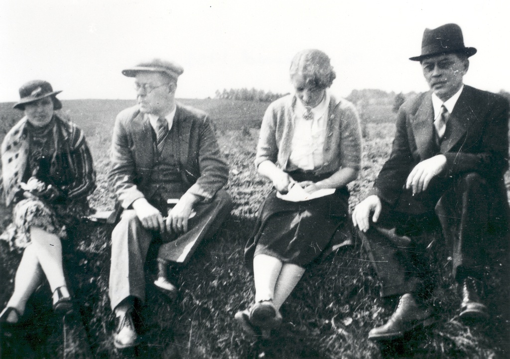 Petseri trip, spring 1937. Right f. Tuglas, e. Tuglas