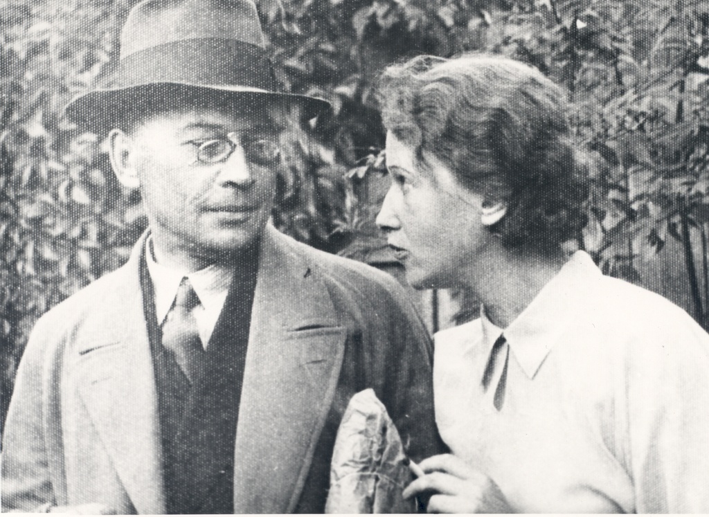 Friedebert and Elo Tuglas Haapsalu 1935.