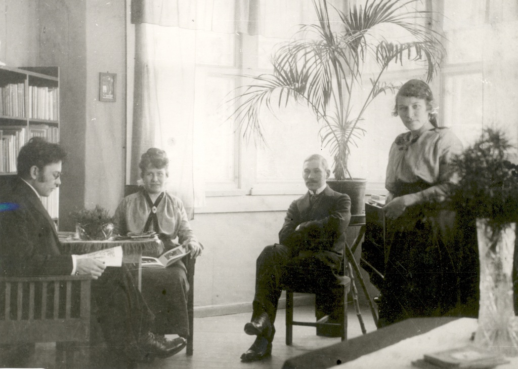 Friedebert Tuglas, Hanna-Maria Ålander, Jussi Ålander, Elsa-Kaija Ålander in Finland 1910