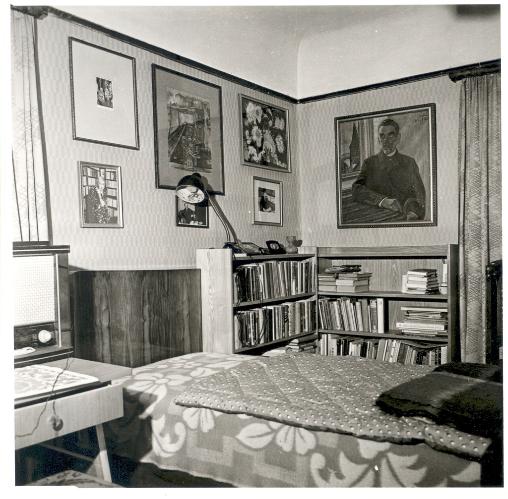 Friedebert Tuglase House Museum in Tallinn, Väikese Illimari 12. Bedroom