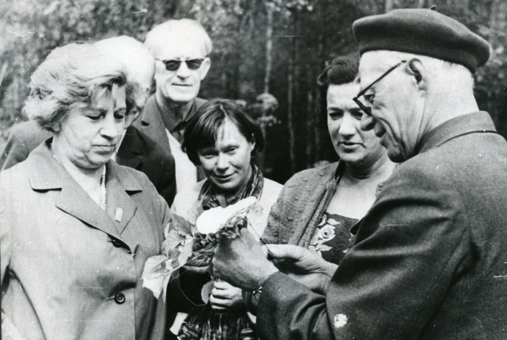 Kersti Merilaas, August Sang, Eha Lättemäe, Kiira Rebane and Rudolf Sirge Karelia in 1968.