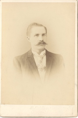 Vilde, Eduard  similar photo