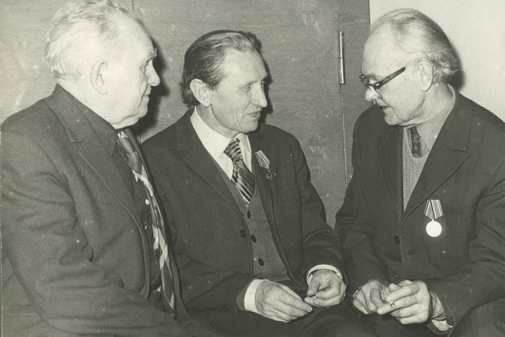 Erni Mouse, Ilmar Sikemäe, Karl Taev - Veterans of the Isamaasõja War in the House of Writers 23.02.76