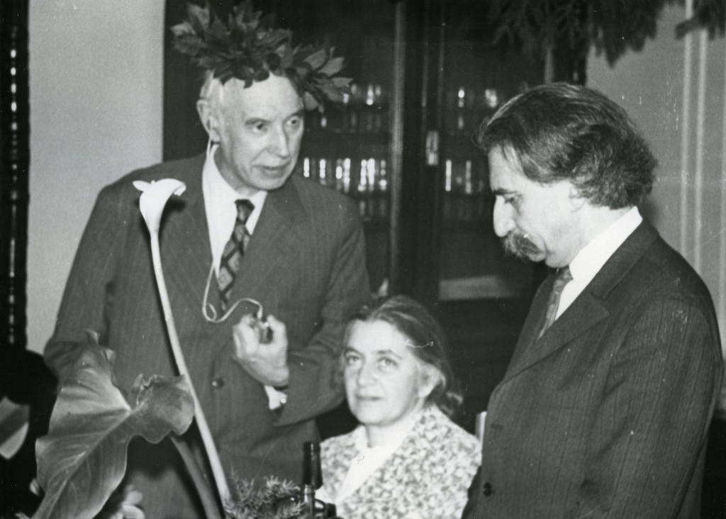 Valmar Adams, Zara Mints, Juri Lotman V. Adams at the 75th Jubilee at TRÜ cafe 30. I 1974. a.