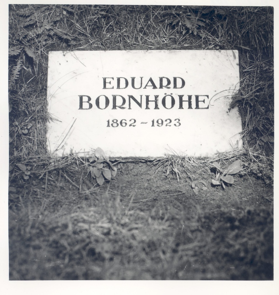 Born Height, Eduard. E. Borhöhe grave at the Tallinn Forest Hall