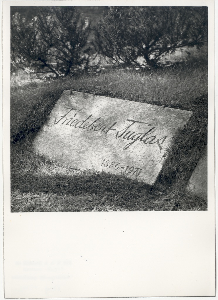FR. Tuglase tomb