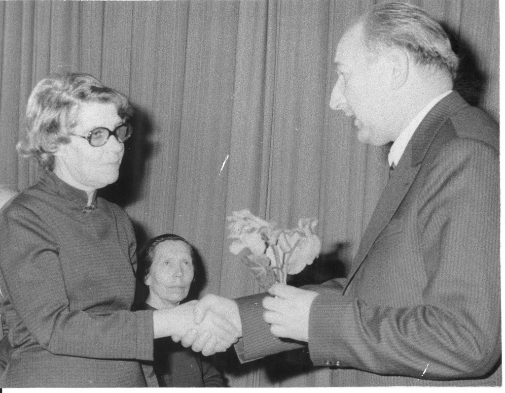 Celebration of the 100th birthday of Mait Metsanurga in the House of Writers. From the left: 1) m. Metsanurga daughter Saare, 2) e. Säärits, 3) e. Teder