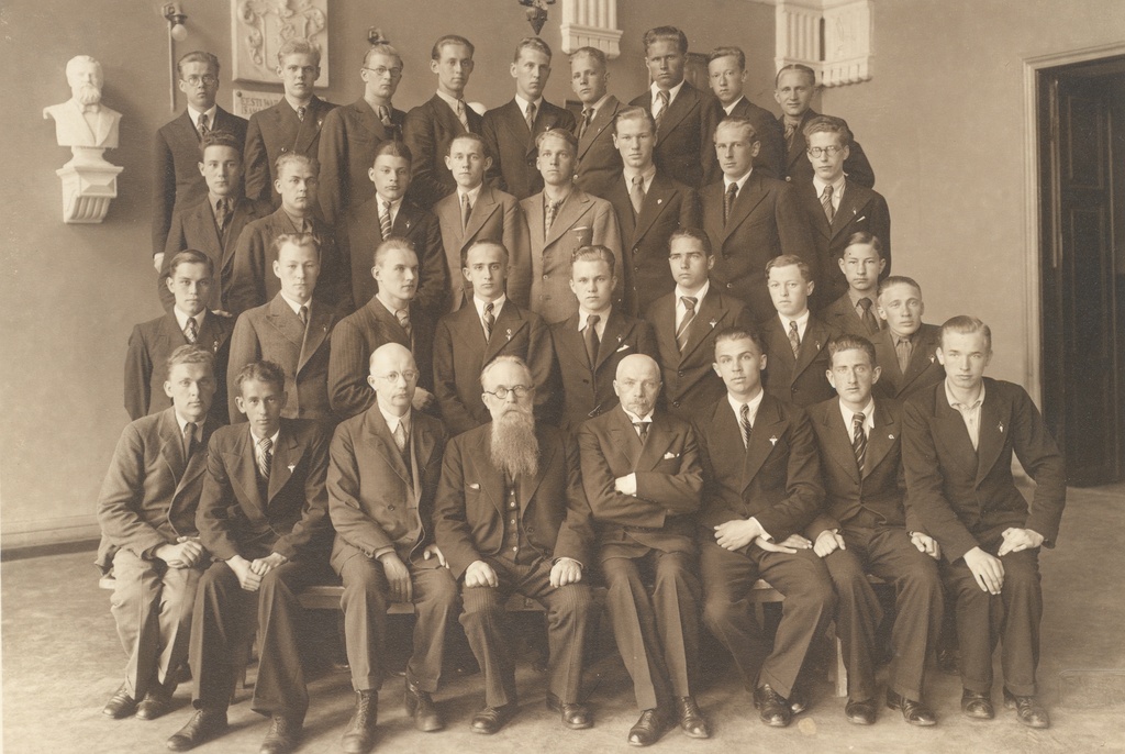 Students of Tallinn Real School. Front vas. 4) Ernst Peterson-Särgava