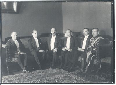 Jaan Tõnisson (left. 3.) Group photo  similar photo