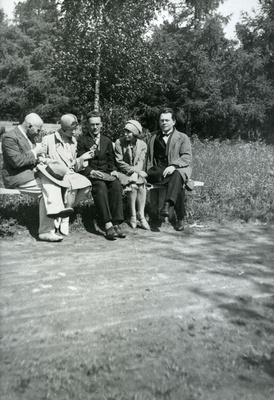 Left: 1. J. Vares-Barbarus, 2. E. Tuglas, 3. H. Winter, 4. E. Vares, 5. F. Tuglas in Pärnu, June 1929  duplicate photo