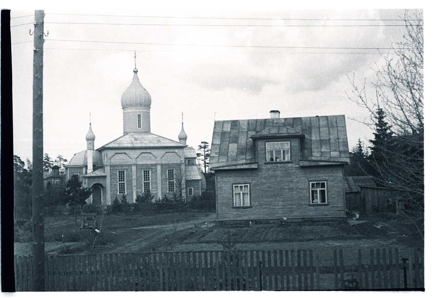Russian Orthodox Church and church house