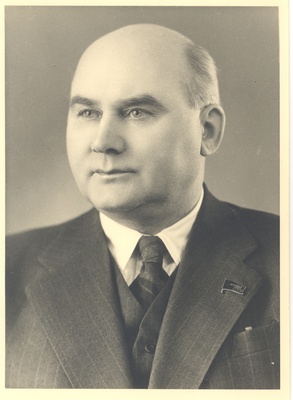 Johannes Vares-Barbarus at the beginning of 1946  similar photo