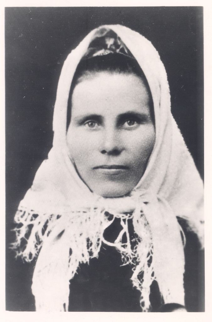 J. Vares-Barbarus's mother