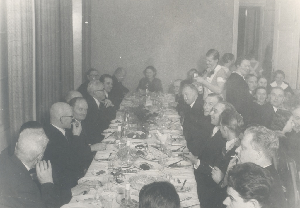 A meeting organized by the Estonian Literature Society's Association of Literature, "Vanemuise" and the Estonian Farmers Society in the premises of the Estonian Literature Society on the 75th birthday of K. e. Söödi on 18th. 1938