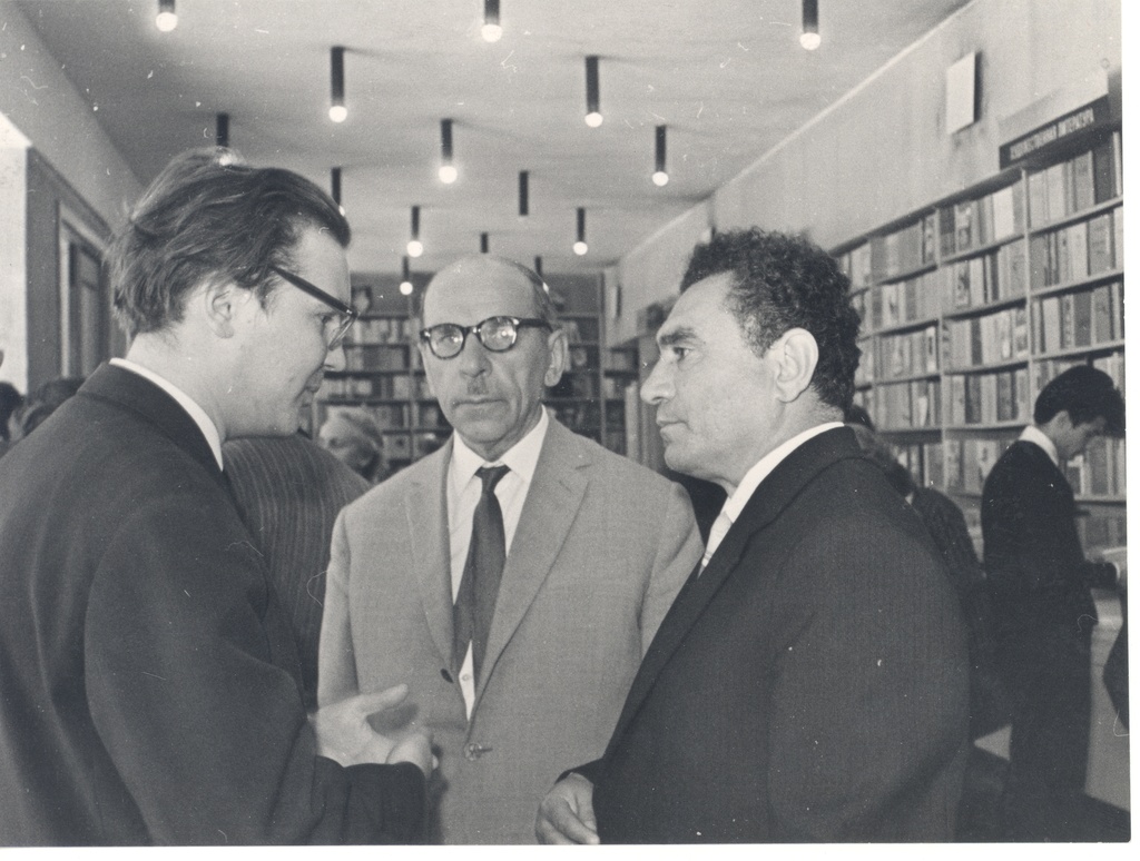 A. Tamm, g. Emin, J. Semper and h. Ovanesjan store "Lugemisvara" in Tallinn