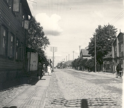 Võru. Kreutzwald's tan. On the right of the Kreutzwald house, current Memorial Museum  similar photo