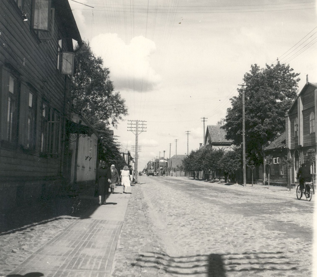 Võru. Kreutzwald's tan. On the right of the Kreutzwald house, current Memorial Museum