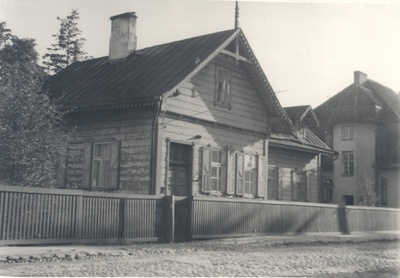 Wound, give a residence in 1920s. In the middle of Tartu Teacher t.8 (indoor room)  similar photo