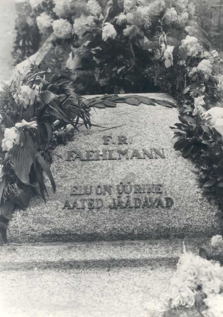 FR. R. Faehlmann's grave tile