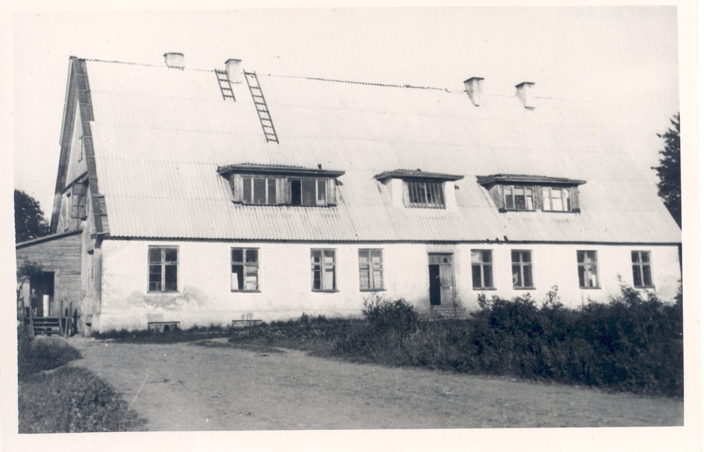 Bornhöhe, Eduard's birthplace, himself. Kullaru manor building near Rakvere