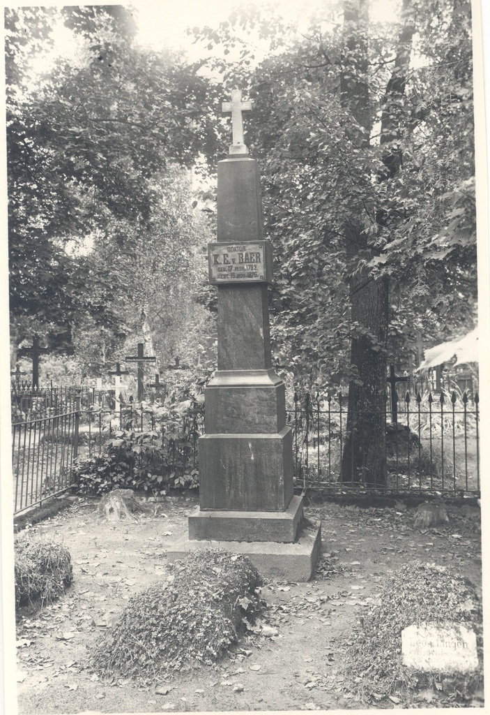 The grave of Baer, K. e. v. Nature scientist-embryologist in Tartu.