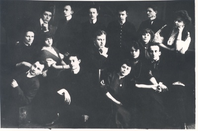 Paul Pinna (in the middle) etc. "Estonia" actors from the beginning of the 20th century  duplicate photo