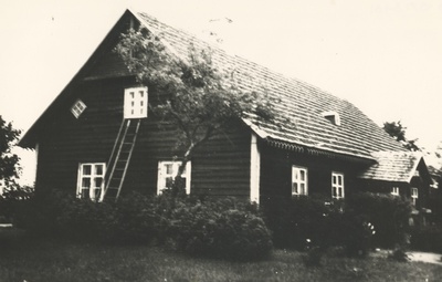 A. Kitzberg's home - Maie schoolhouse in Pöögles, jewelry. 1875. a. 1946 Photography  duplicate photo