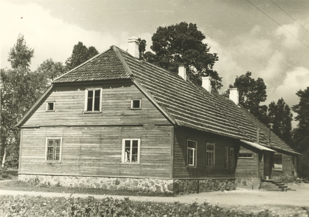 Lõve School House in Pori Alev in 1965.