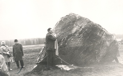 Jakob Tamme's memorial stone opening itself. Ring khk. Teedla Manor in Tops Farm  duplicate photo