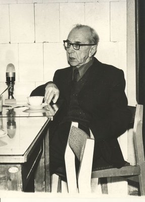 Mart Raud 1972  similar photo