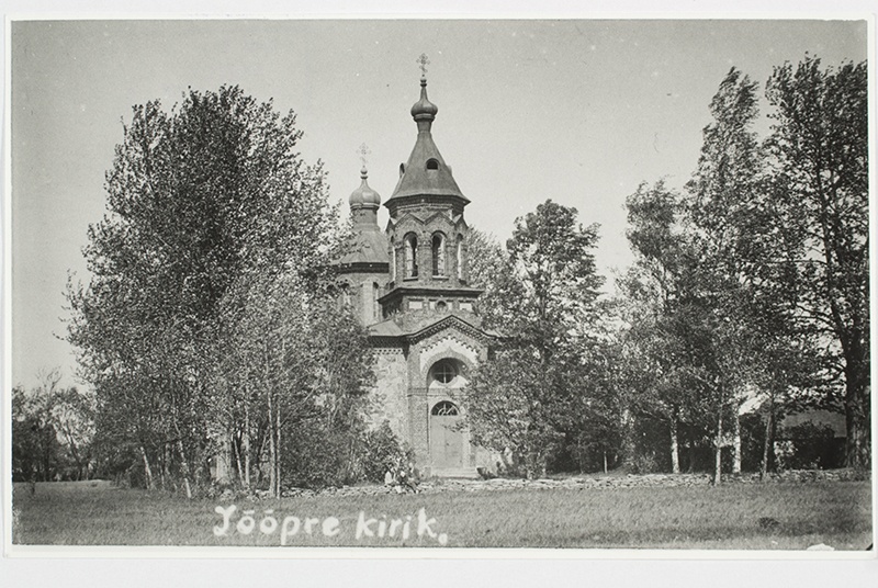 Church of the Orthodox Holy Georg. Kiviai is sitting (a very small picture) with the priesthood of Hillaria (Hilda) and son Leander.