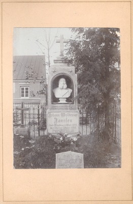 J. V. Jannsen's family burial site on the cemetery of Tartu Maarja  duplicate photo