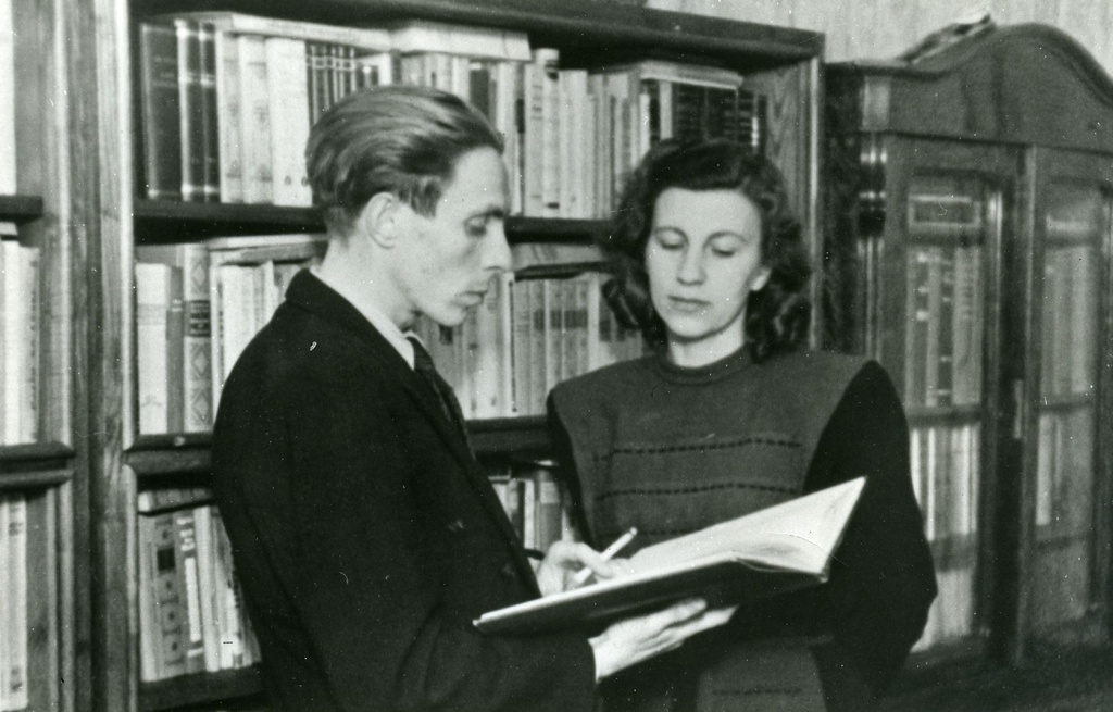 Juhan Smuul and Kersti Merilaas approx. 1947