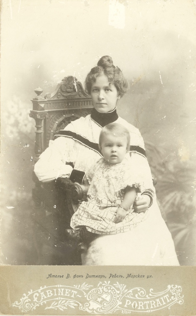 Marie Under's daughter Dagmar in Moscow 1903 (?)