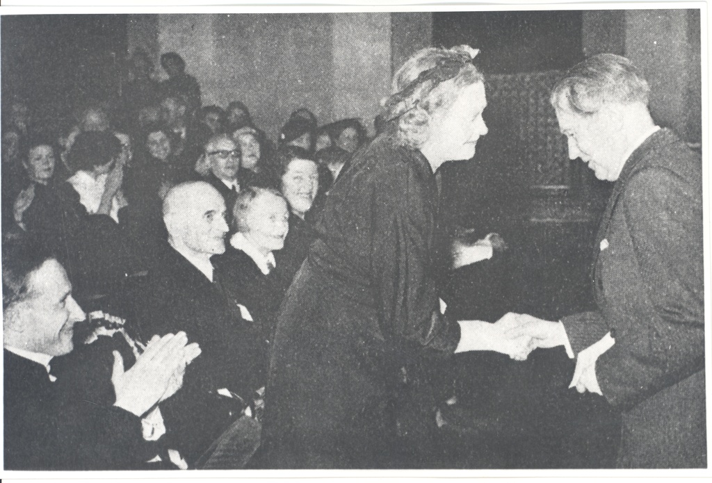 Johannes Aavik congratulates Marie Under on his 70th birthday in 1953.