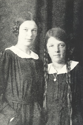 The daughters of Marie Under as students of Lender Gymnasium  duplicate photo