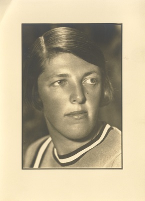 Hedda Hacker, Marie Under's daughter  duplicate photo