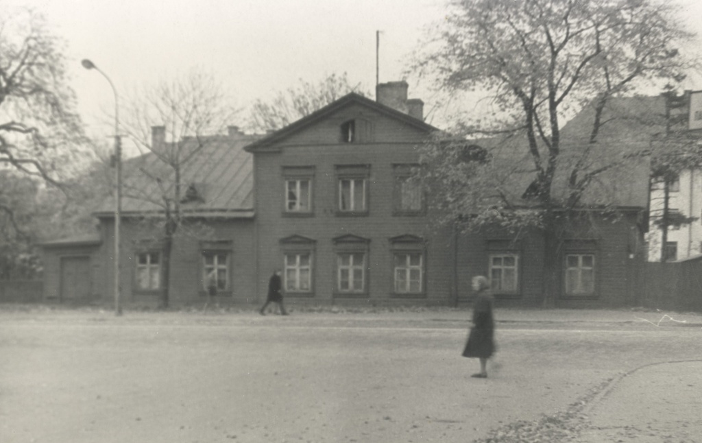 Marie Under's residence in Tallinn, Tartu highway 49 umbrella. 1908 until 1924