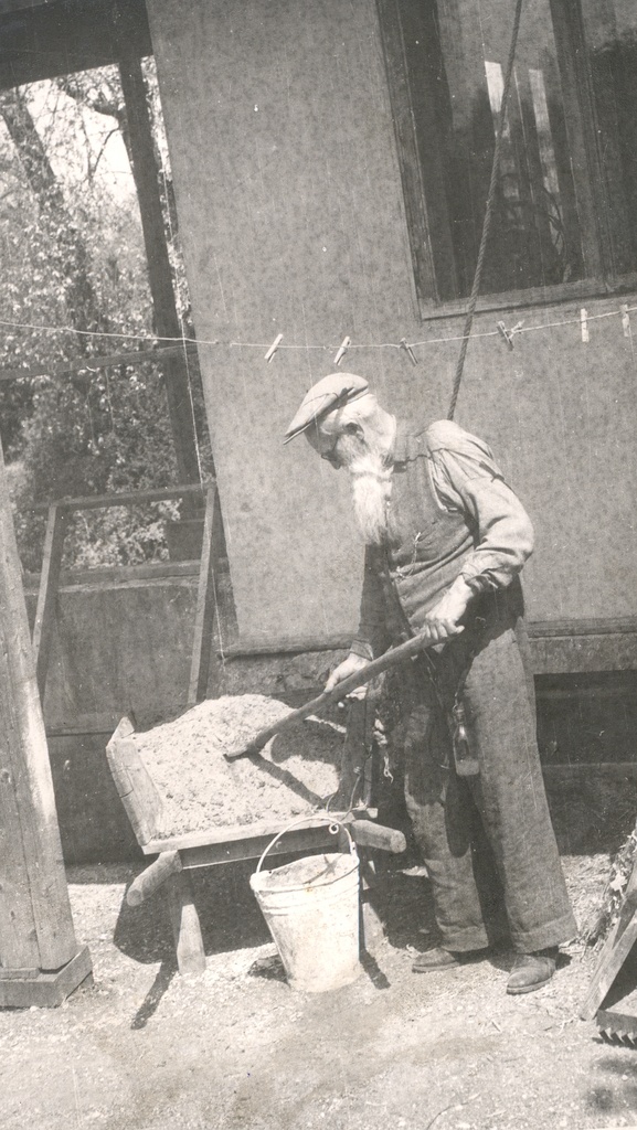 Ernst Peterson-Särgava is building her house. July, 1951
