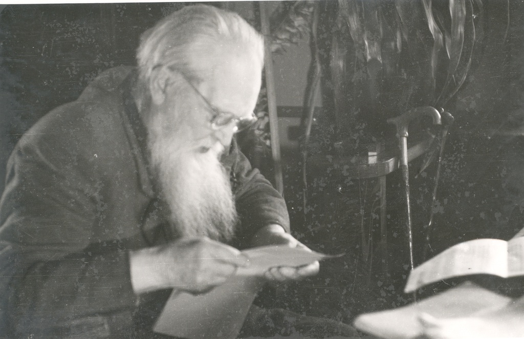 Ernst Peterson-Särgava at home Pirita Kosel 7. X 1957. a.