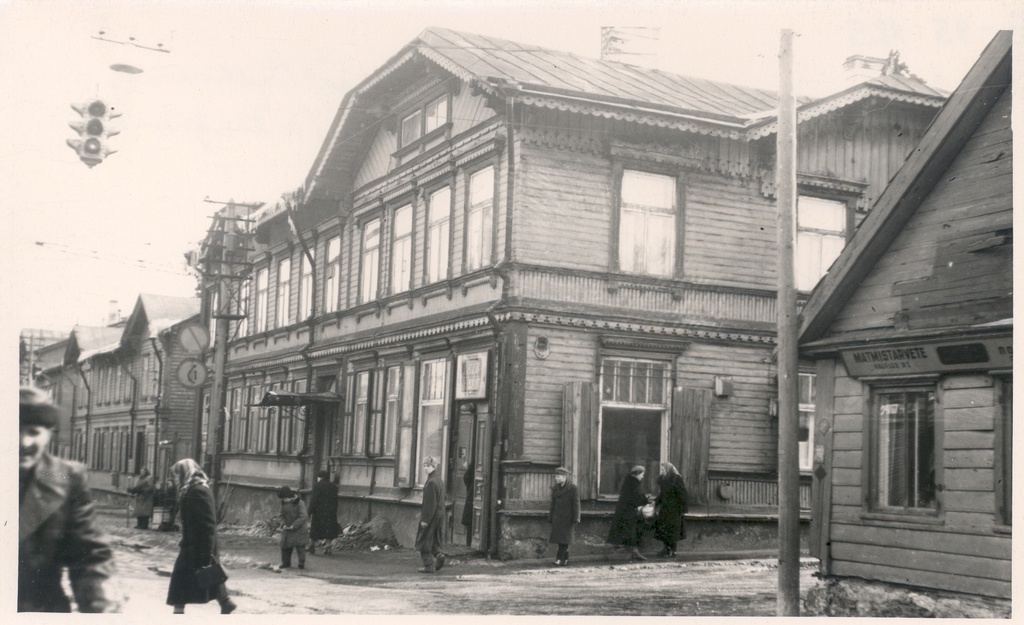 E. Peterson-Särgava residency in Tallinn from 1906 to 1912. a. Tatari / Liivalaia tän. Corner