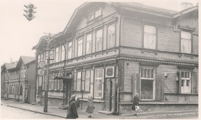 E. Peterson-Särgava residency in Tallinn from 1906 to 1912. a. Tatari / Liivalaia tän. Corner  similar photo