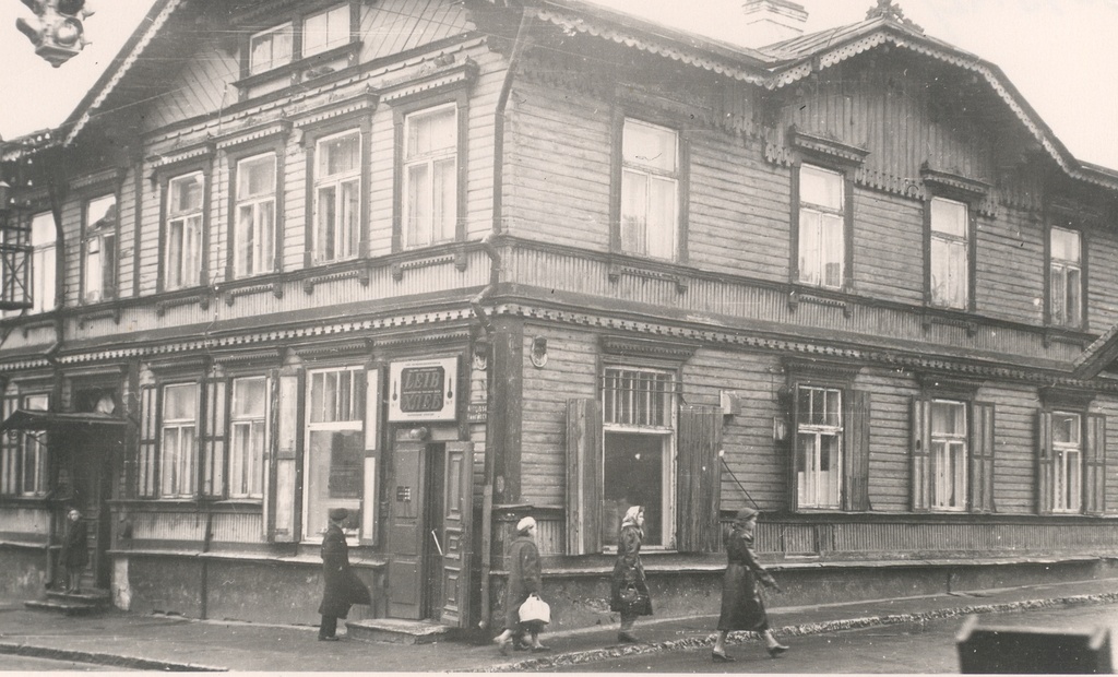 E. Peterson-Särgava residency in Tallinn from 1906 to 1912. a. Tatari / Liivalaia tän. Corner