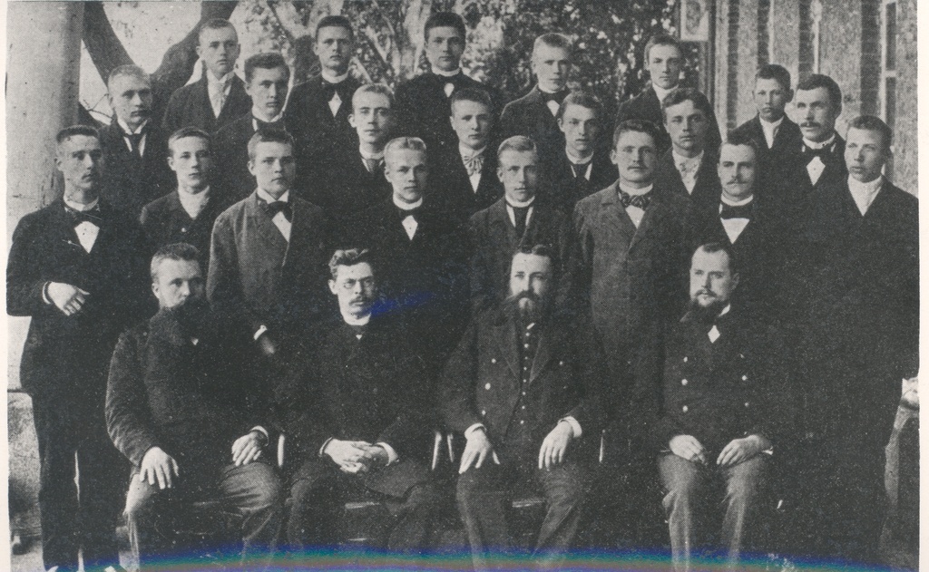 Graduates of Estonian Alexander City School in 1897